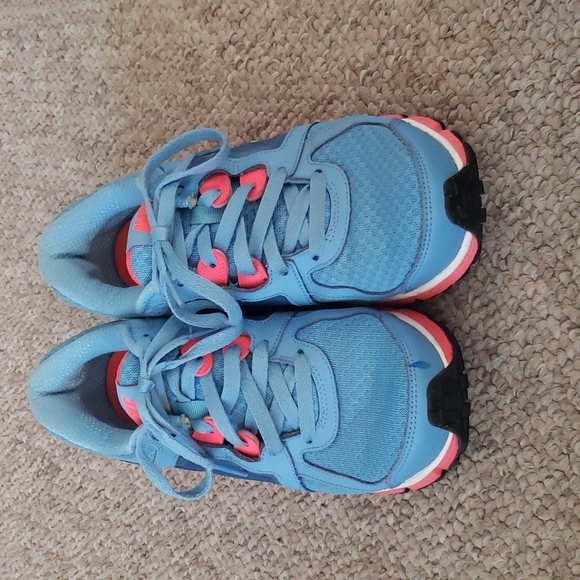 Womens Nike Dual Fusion Running Walking Tennis Shoes Blue Pink EUC 8 - Picture 3 of 7